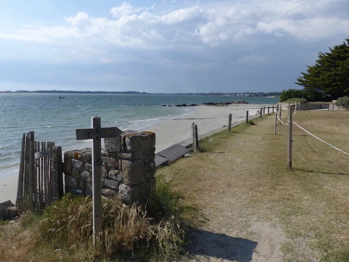 Saint Colomban coastal path in Carnac with no people