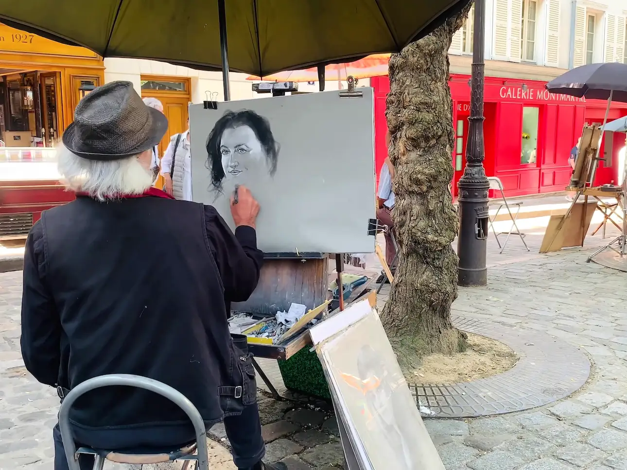 Artista en una calle de Montmartre