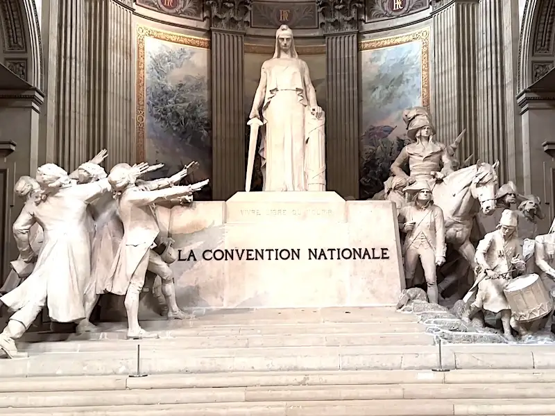 Estatua de la Convención Nacional en el Panteón de París