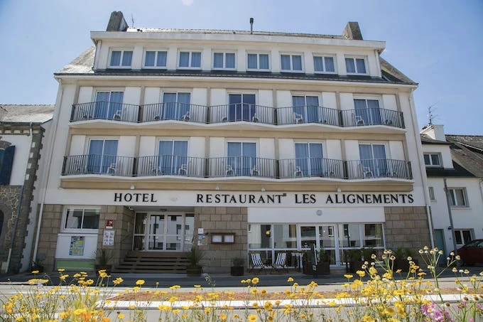 Facade of Les Alignements Hotel in Carnac