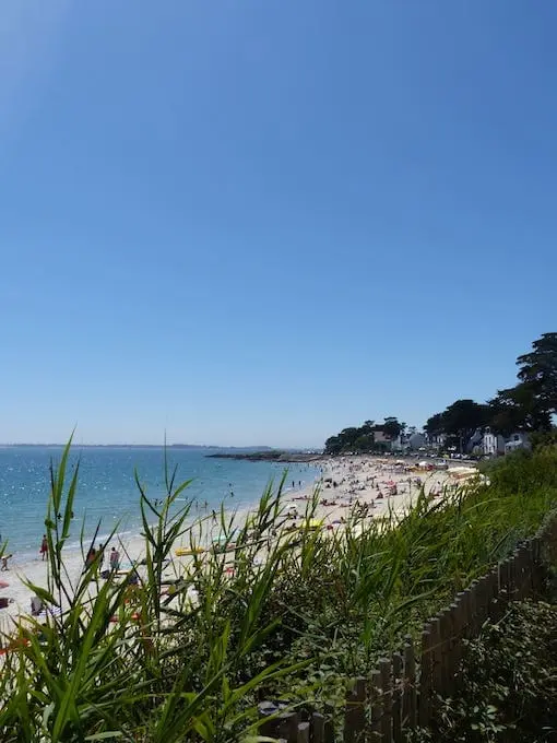 View of Légenèse Beach in Carnac from the customs path