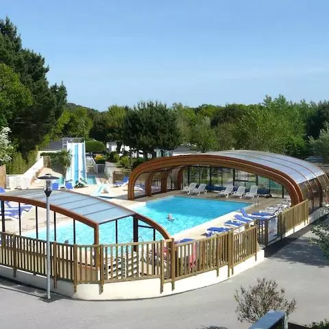 Convertible pool at Le Moulin de Kermaux Campsite