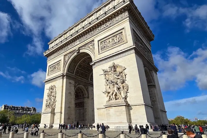 Arc de Triomphe in Paris Side view of the Arc de Triomphe in Paris