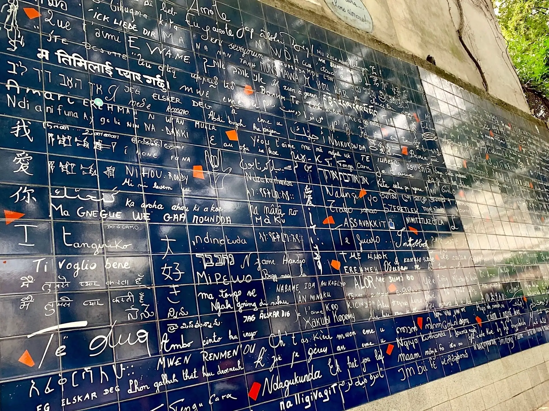 Wall with hundreds of I Love You in different languages