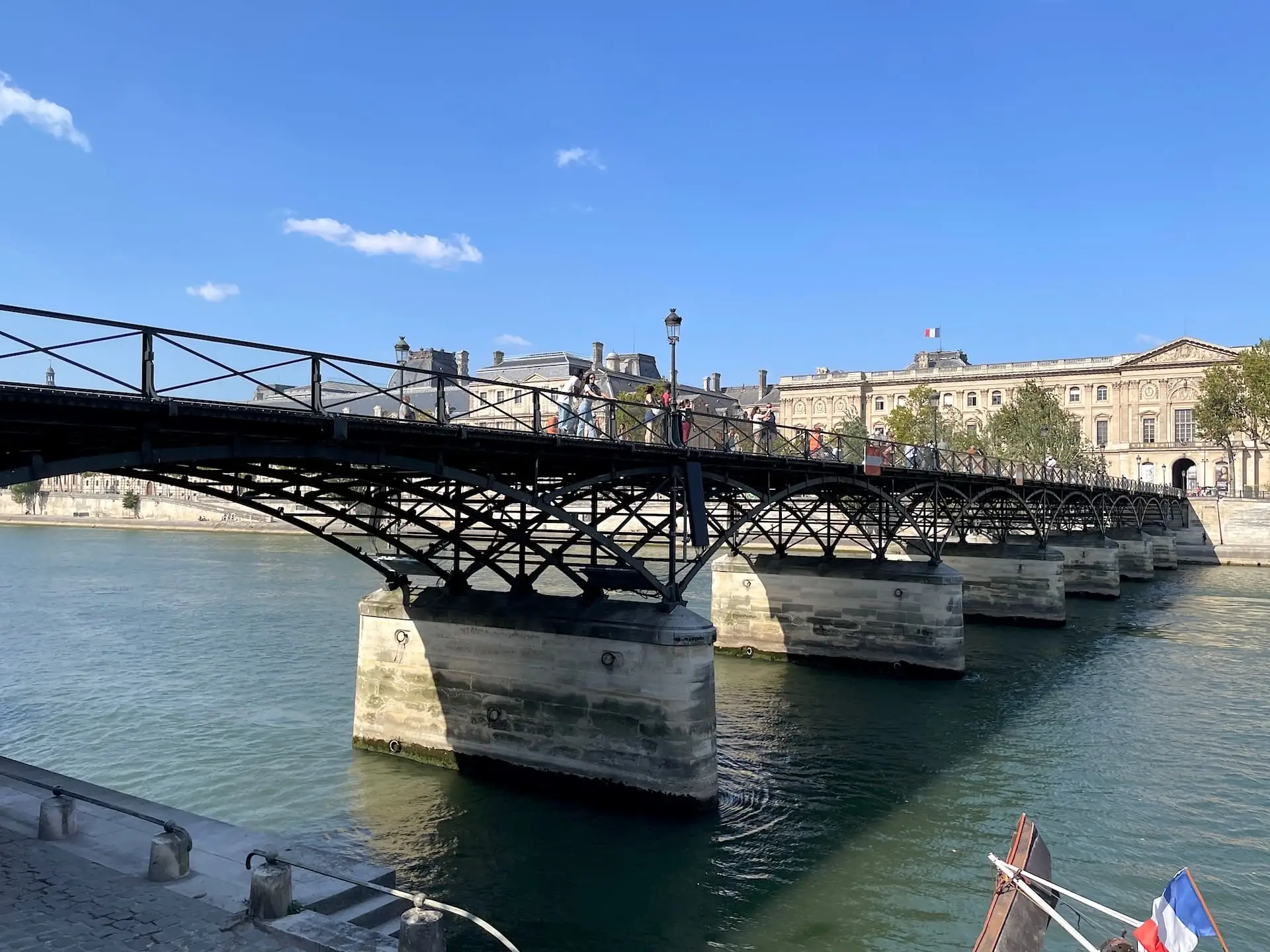 Pont des Arts seen from the banks