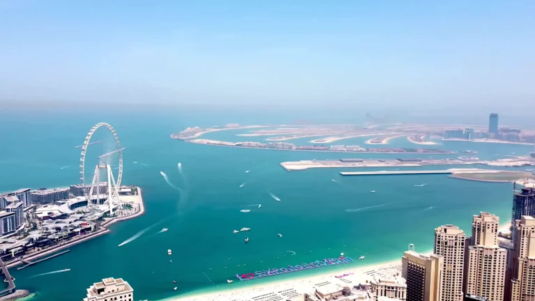 View of the sea and Palm Jumeirah of Dubaï